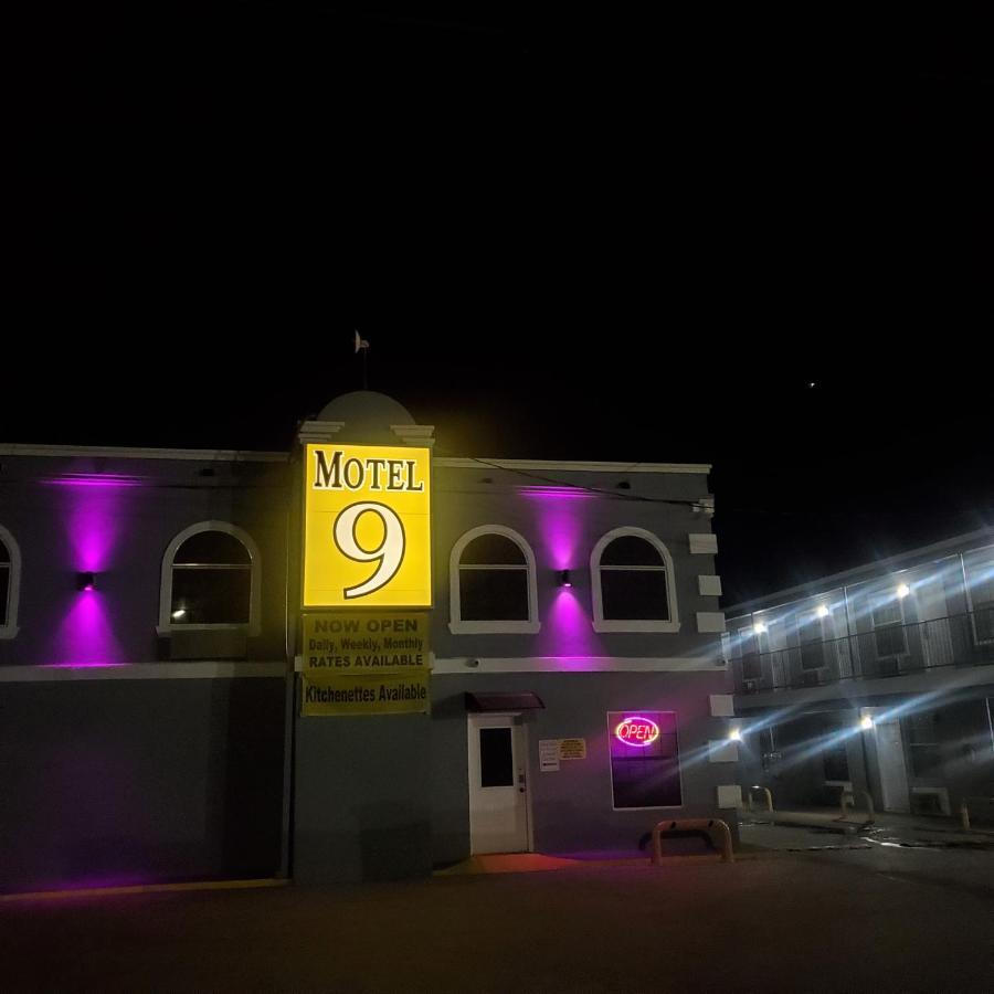 Motel 9 Laredo Exteriör bild
